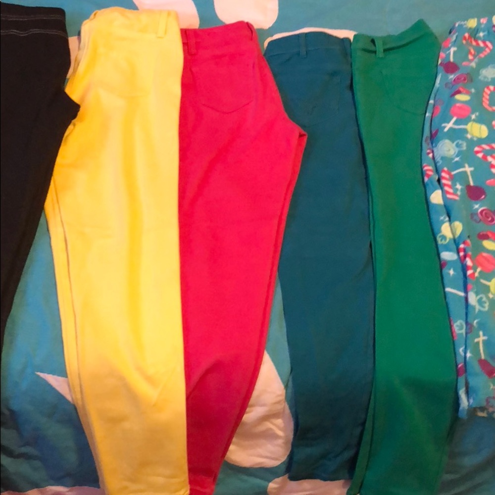 Bundle Of 5 Pairs Of Pants And Two Pairs Of Pajama - image 1